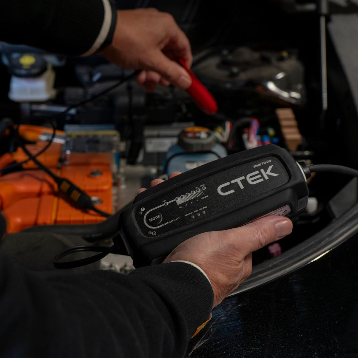 CTEK (40-255) CT5 Time to Go-12 Volt Battery Charger and Maintainer with Accessories (Charging Kit)