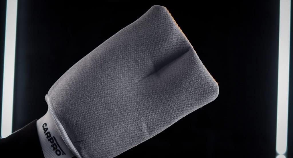CARPRO GlassMitt - Car Glass Microfiber Glove, Remove Foggy Residue, Leaving a Perfectly Clear, Streak Free Glass Surface (1 Glove)