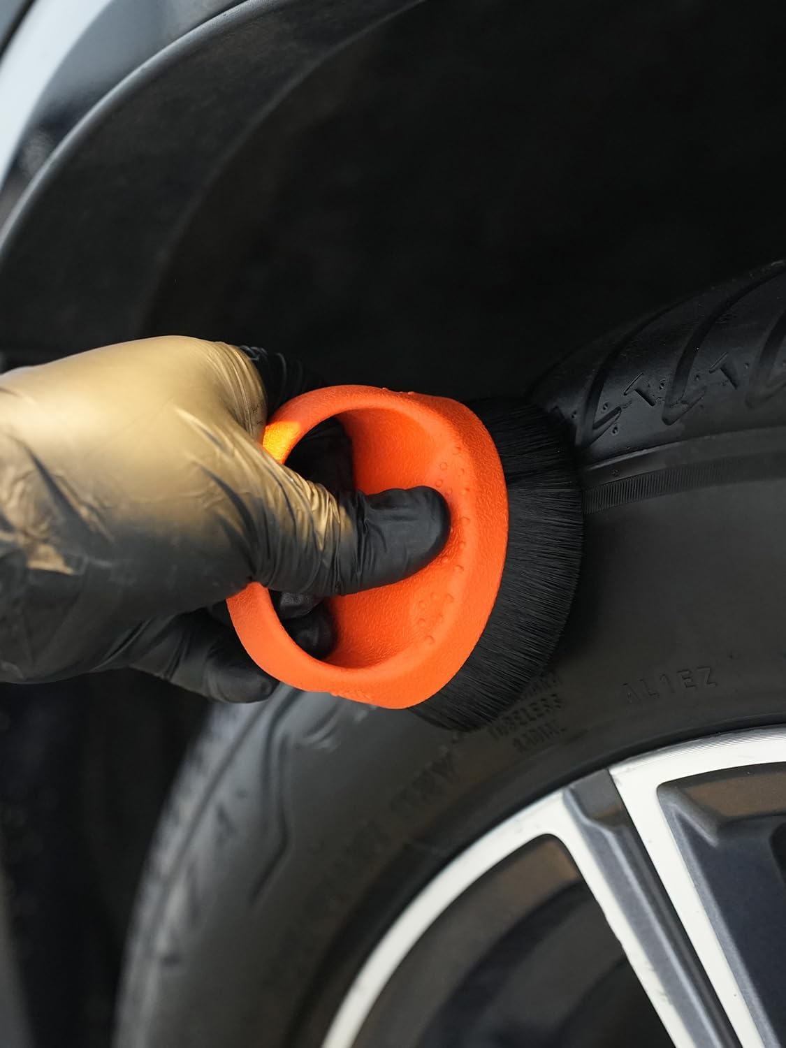 SPTA Tire Soft Shine Applicator Brush, Reusable Tire Shine Applicator Brush, Soft Bristle Tool for Application, Ergonomic Grip,Mess-Free Gel & Liquid Tire Dressing Brush for Trim and Rubber Surfaces