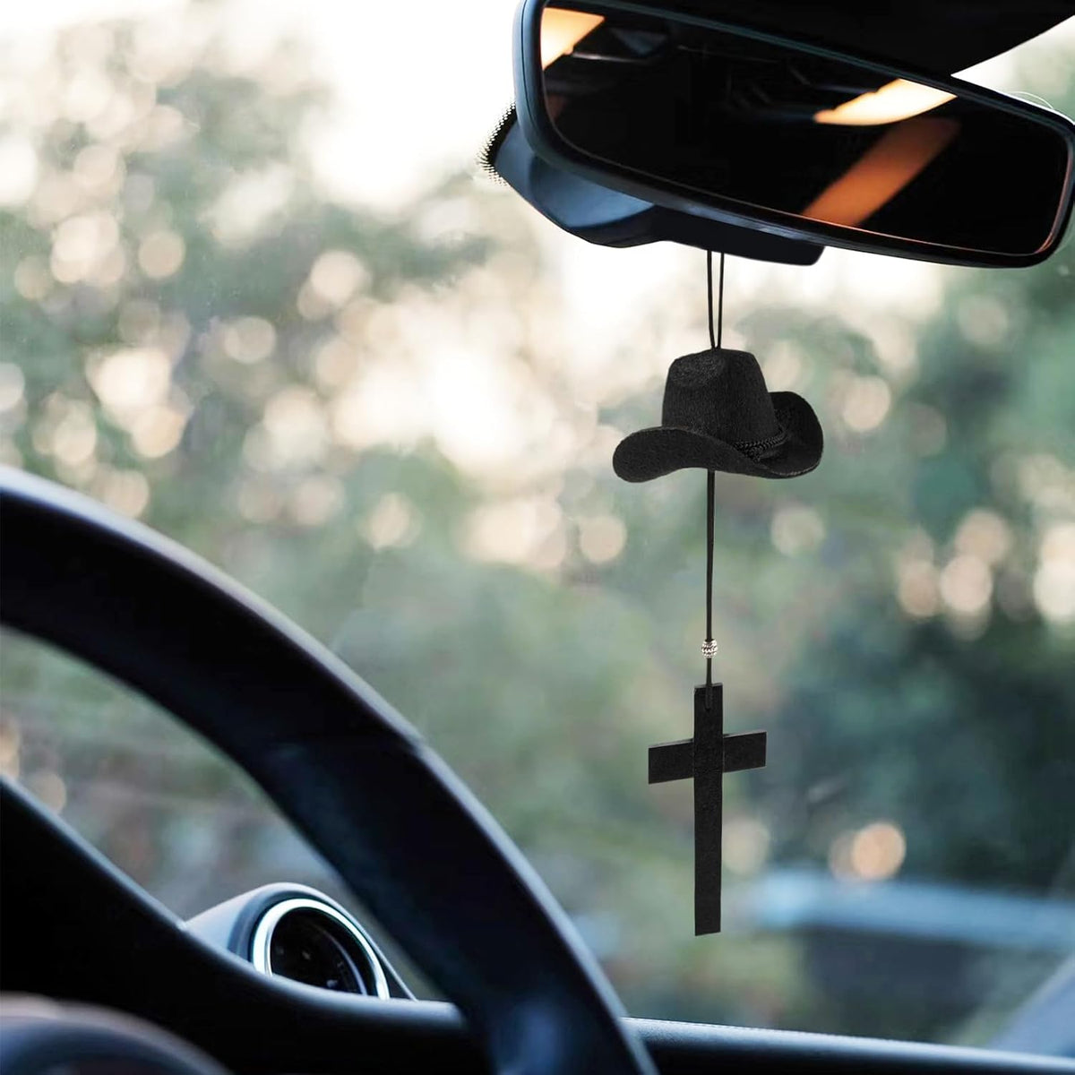 Rislobx Cowboy Hat Car Charm, Cowboy Hat for Car Mirror Hanging with Cross, Country Car Hanging Pendant, Cute Rear View Mirror Hanger Decor for Women, Universal Auto Interior Accessories (Black)
