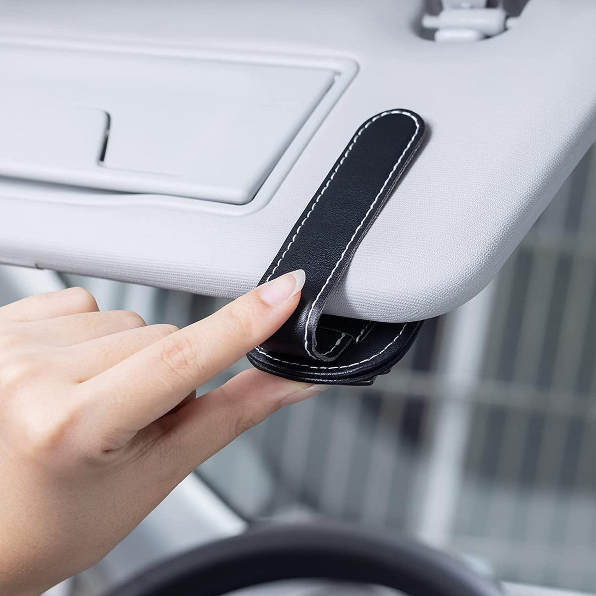Sunglasses Holder, Leather Glasses Holders Compatible with BMW Series Car Sun Visor, Eyeglasses Hanger and Ticket Card Clip Eyeglasses Mount for Car, for Accessories, Black