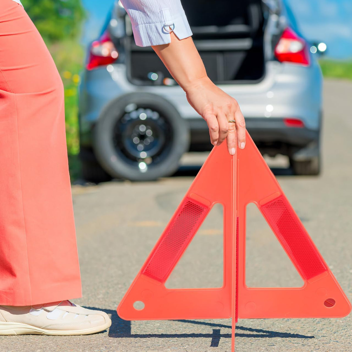 Amosfun Safety Triangle Reflective Road Safety Kit Road Warning Sign for Car Roadside Assistance Construction Work Trucks Trailers Tractors Portable Emergency Sign