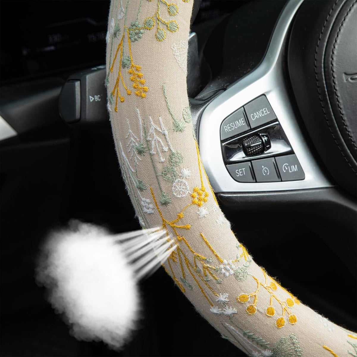 Beige Spherical Flowers Steering Wheel Cover Auto Embroidery Steering Wheel Protector, Anti-Slip, Breathable, Absorbing Sweat, Universal Car Accessories 14.5–15 inch,Fit for Most Car, Trucks, SUV