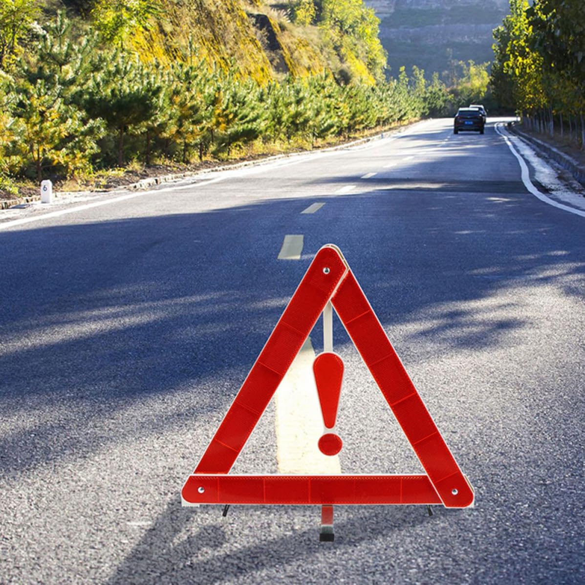 ERINGOGO 3pcs Emergency Triangle Warning Signs Reflective Safety Triangles Roadside Reflectors for Car and Truck Portable and Stable in Windy and Rainy Conditions