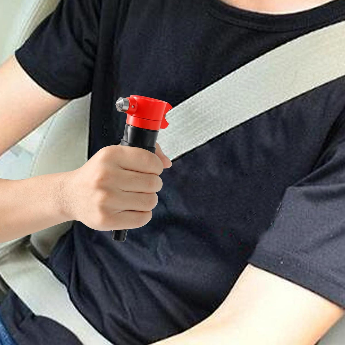 6-in-1 car Safety Hammer Escape Tool, Includes seat Belt Cutter, Window Breaker, 5 Types of Screwdrivers, Retractable Magnetic bar and Emergency Light Function (Dry Batteries not Included)
