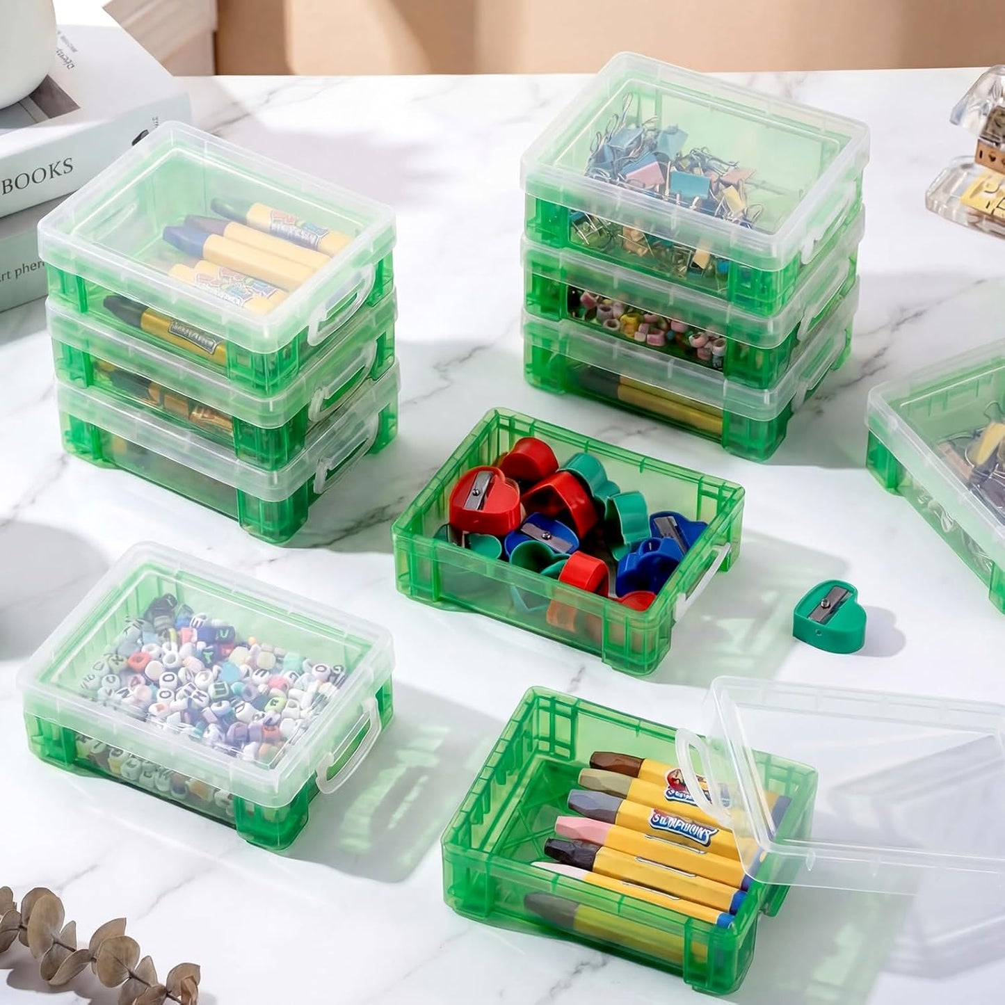 Suzile 50 Pcs Plastic Crayon Box with Lid 4.8 x 3.4 x 1.6 In Crayon Storage Containers Bulk for Office School Classroom Supplies Pen Pencil Art Crafts (Green)