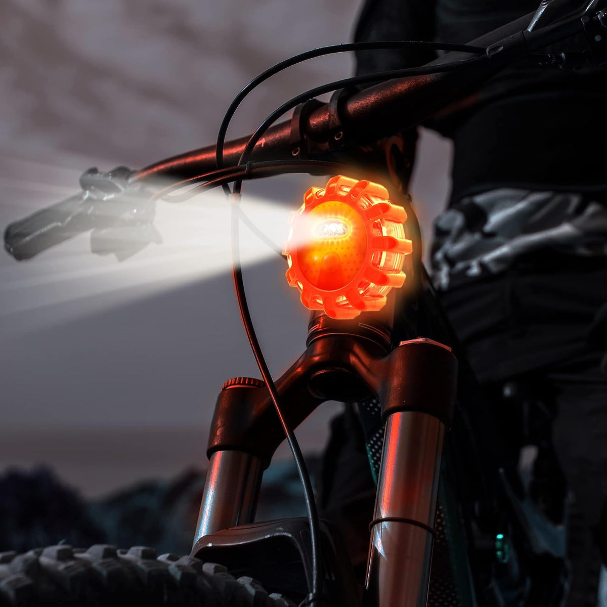 STP Emergency Auto LED Road Flare Discs, 8 Flash Modes/2 Mounting Options, 1 Mile Signal Viability, Includes Carrying Bag, Battery-Powered: Requires 3 AAAS, 3-Pack