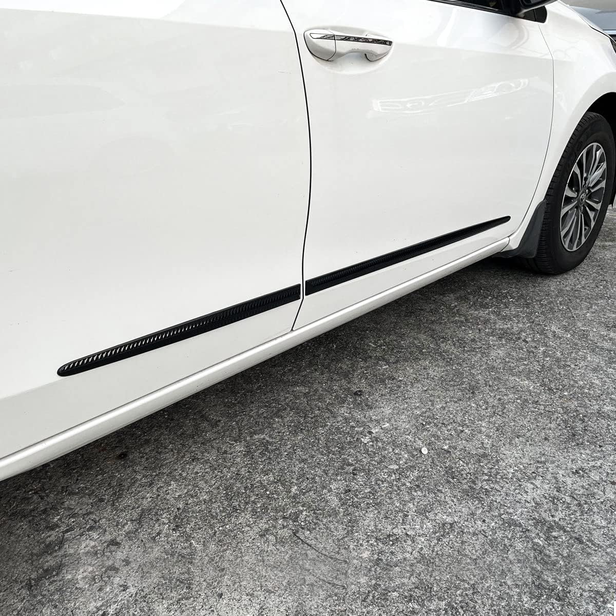 XmuxHai 4PCS Dent Prevent Car Door Protector,Door Molding Trim Kit Strips,Universal Door Protector Automotive Molding Trim,Prevents Dents Scratches,Bright (Black)