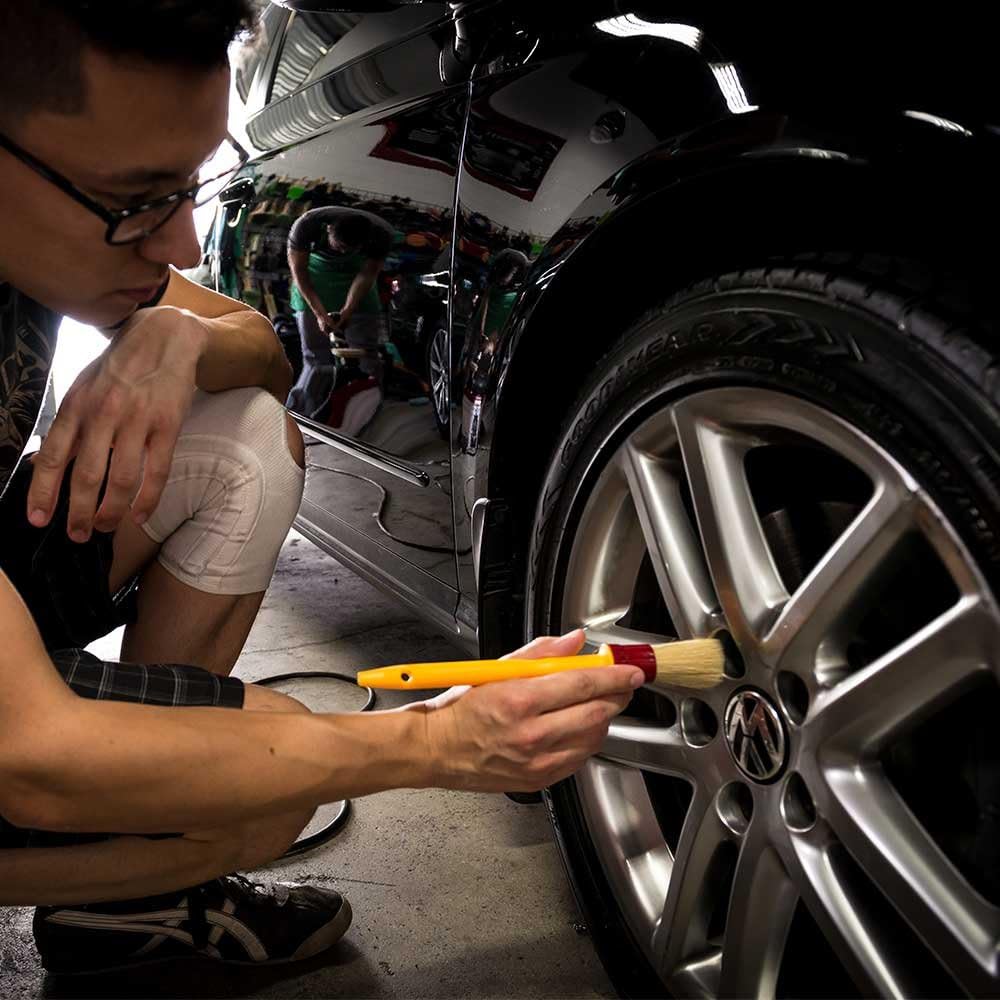 Chemical Guys, Boars Hair Detailing Brush for Wheels, Grilles & Interior