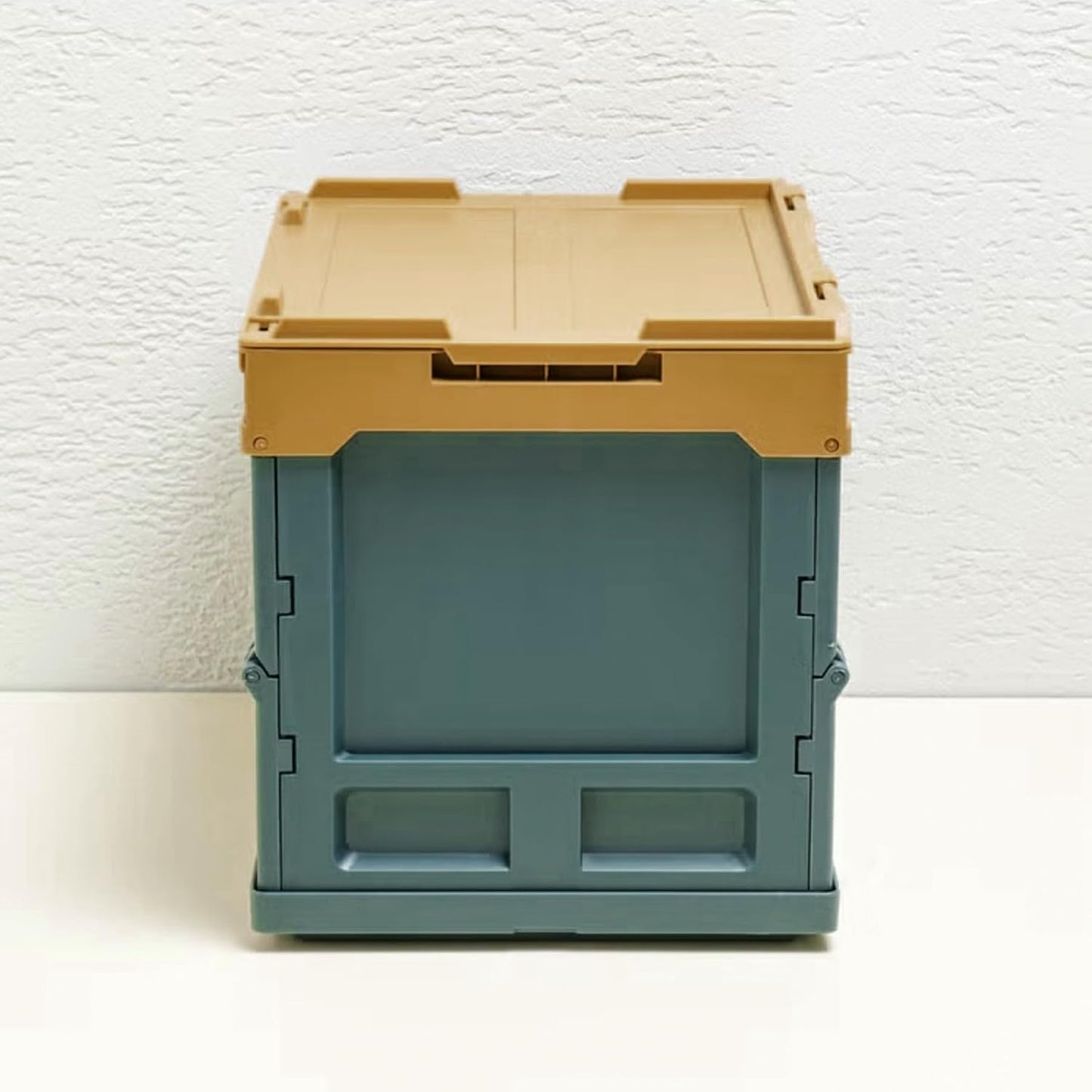Collapsible Storage Box with Lid – Foldable Plastic Crate Organizer, Stackable Space-Saving Container for Home, Kitchen, Closet, Car & Camping | Vintage Retro Design