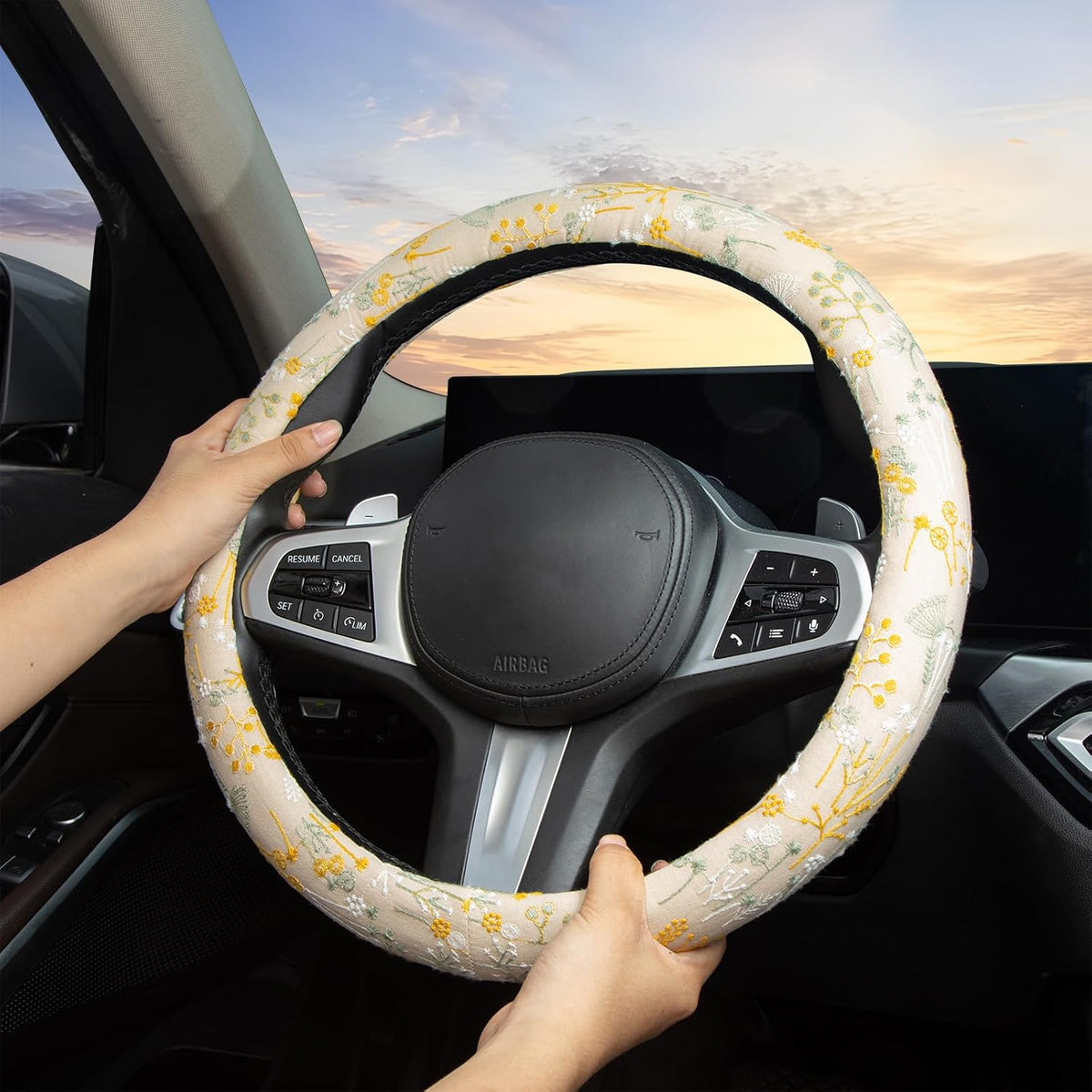 Beige Spherical Flowers Steering Wheel Cover Auto Embroidery Steering Wheel Protector, Anti-Slip, Breathable, Absorbing Sweat, Universal Car Accessories 14.5–15 inch,Fit for Most Car, Trucks, SUV