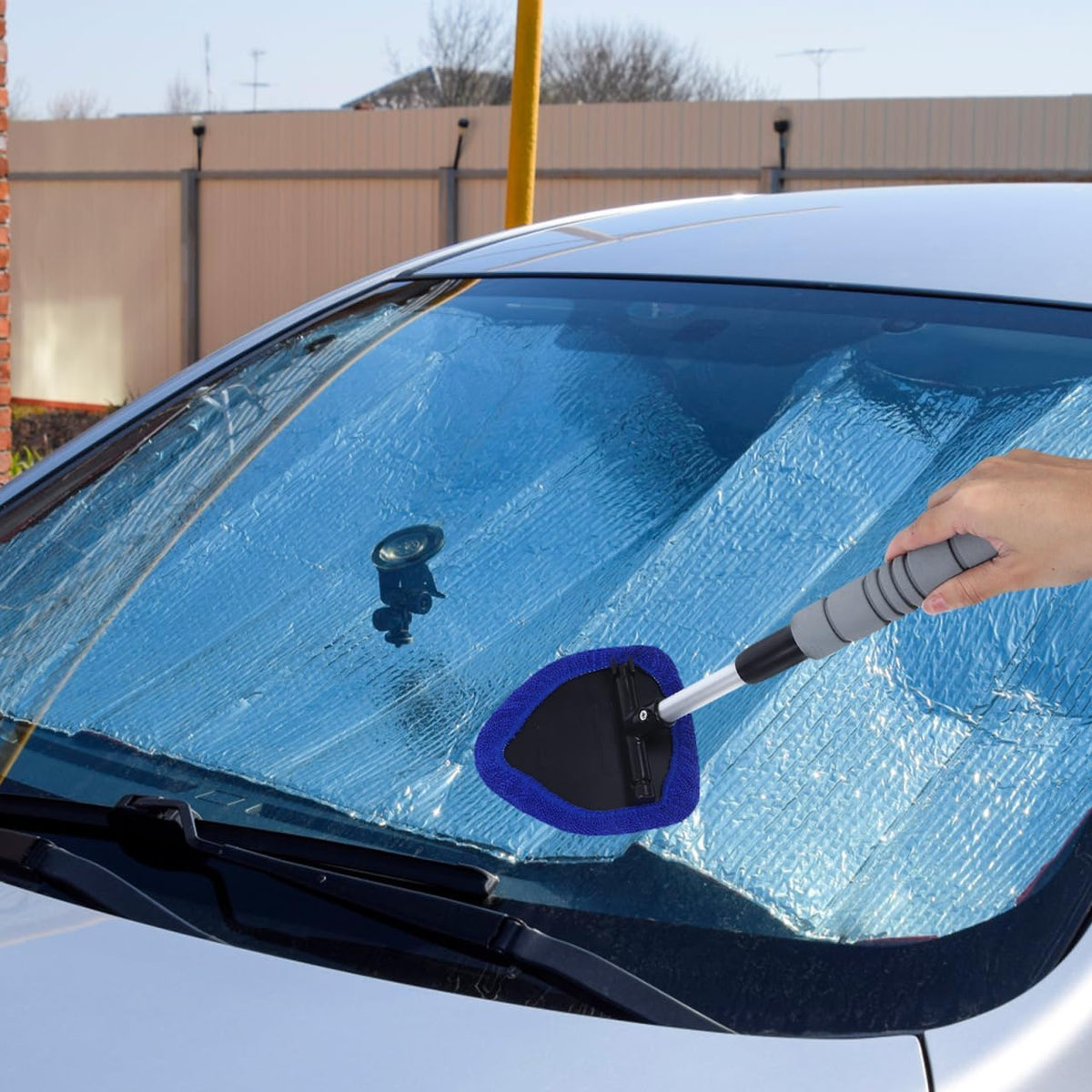 PRETYZOOM Glass Cleaning Brush Adjustable Pole Blue