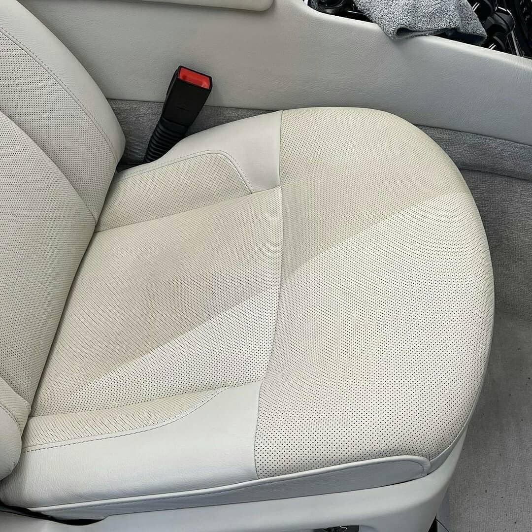 CARPRO Inside Car Interior Cleaner: Ultimate Detailer Car Vinyl, Plastic & Finished Leather - Remove Dirt, Sweat, Oils from Interior Surfaces - 500mL (17oz)
