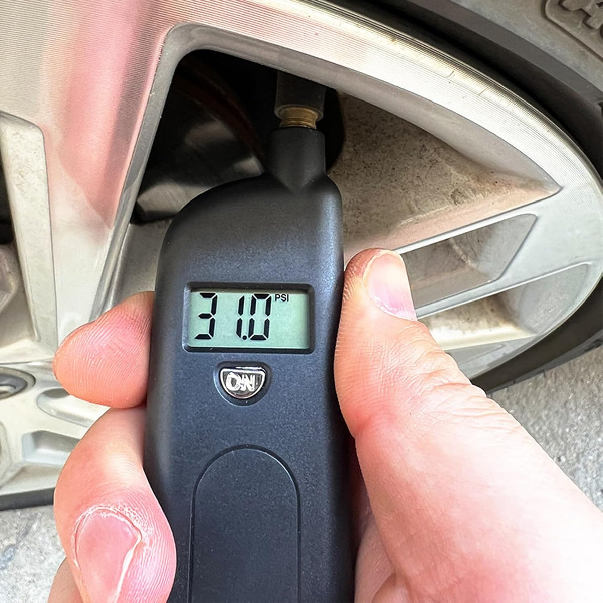 Tyre Pressure Meter Tyre Pressure Gauges 4 Ranges Digital Inflators Non-Slip Grip Used for Car Truck Bicycles Motorbike Upgraded Digital Tire Pressure Gauges Inflators 140PSI 4 Settings for Car Truck