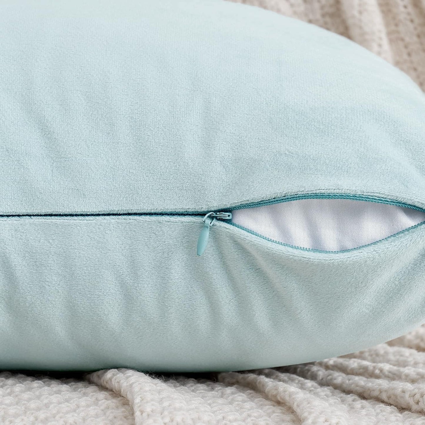 EMEMA Pack of 2 Velvet Pillow Covers Decorative Square Pillowcase Soft Solid Cushion Case for Sofa Bedroom Car 18x18 Inch Baby Blue