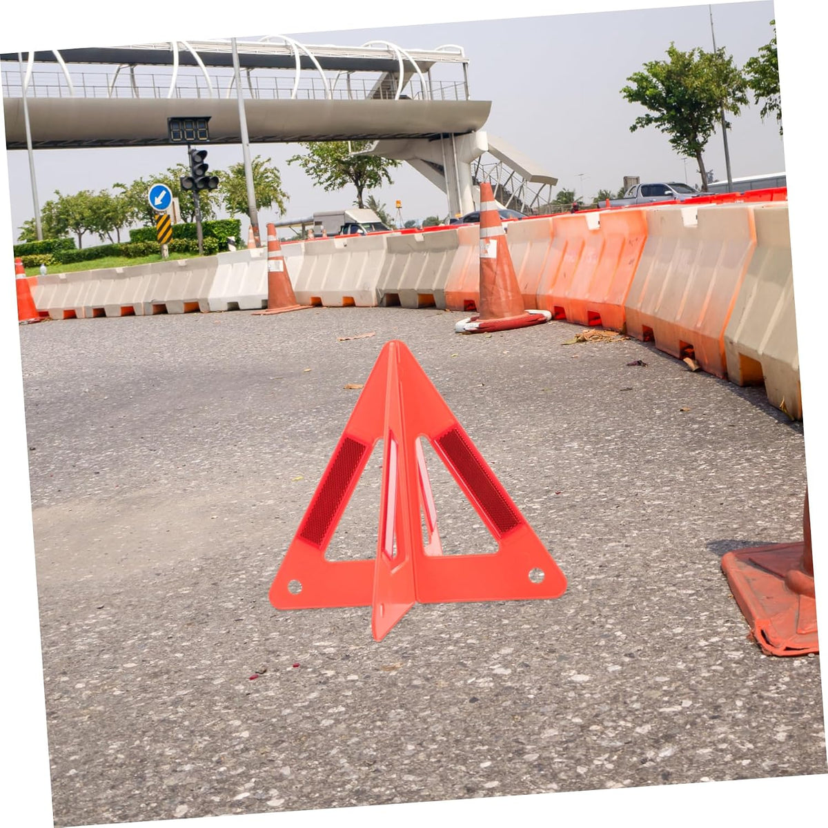 Alipis 1Set Reflective Emergency Triangles Roadside Car Safety Warning Tool for Breakdown Assistance Lightweight Durable Design for Trailers and Maintenance Vehicles