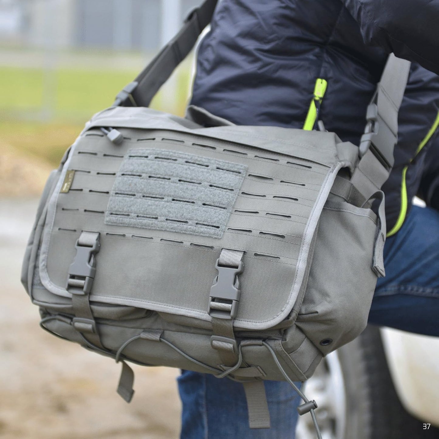 Direct Action Messenger Tactical Bag 10 Liter Capacity, ideal for laptop, ipad or tablet
