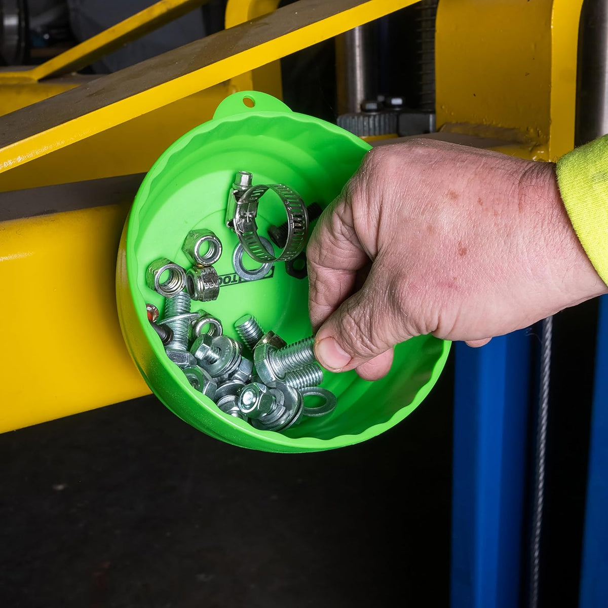 OEMTOOLS 25114 Magnetic Nut Cup Holds Up to 5 lbs. of Nuts, Bolts, & Screws
