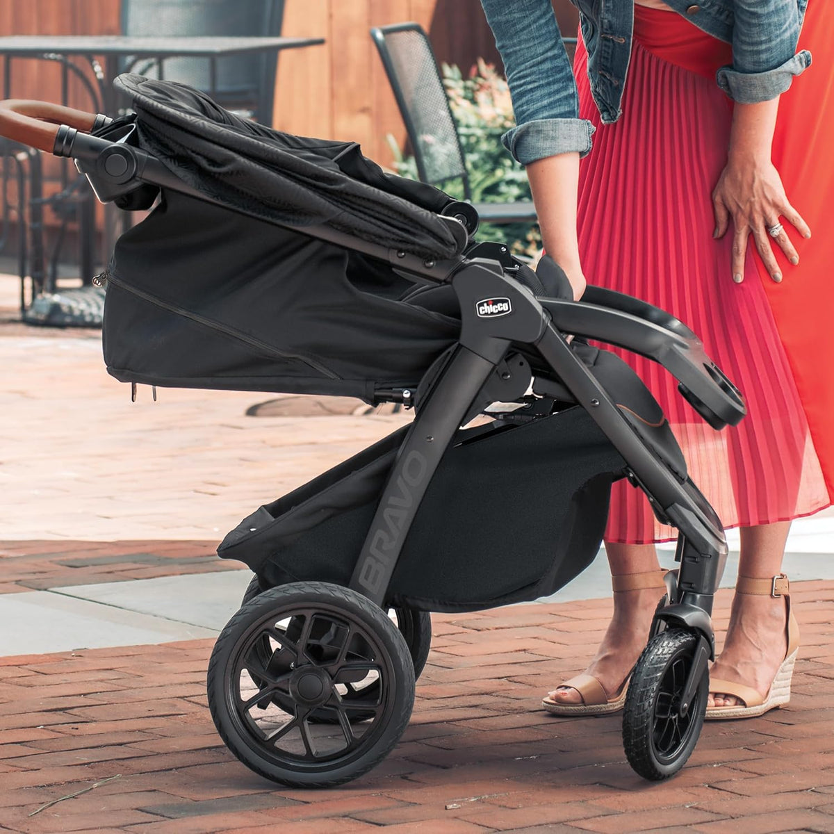 Chicco Bravo Primo Quick-Fold 3-in-1 Travel System with Car Seat