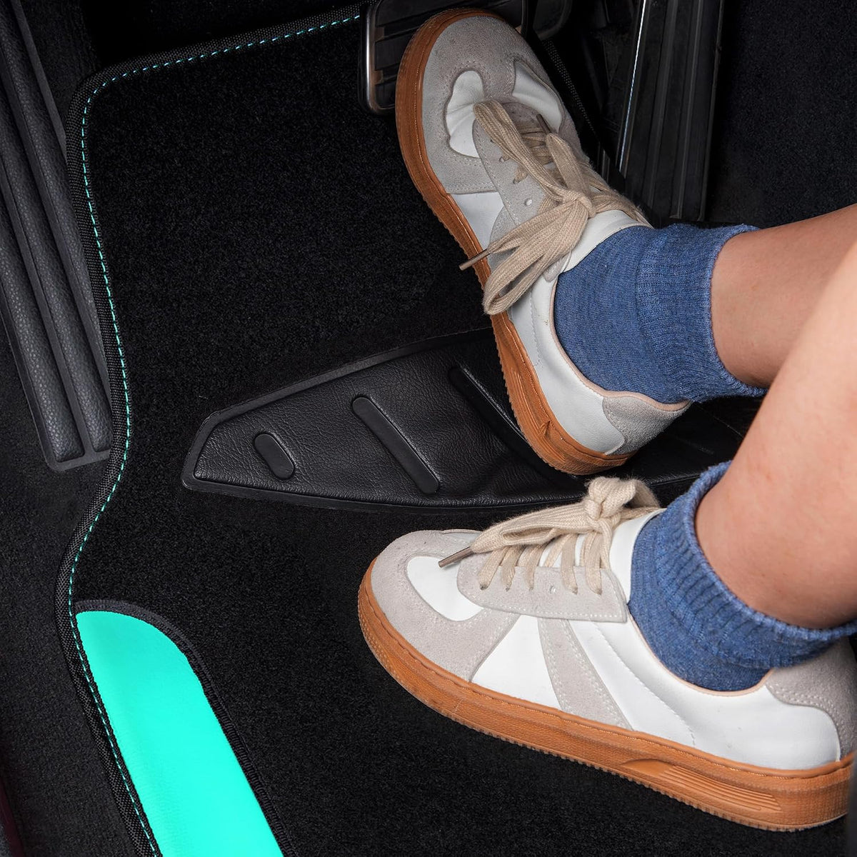 CAR PASS Waterproof Universal Fit Car Floor Mats, Teal Car Mats Fit for SUV,Vans,sedans, Trucks,Set of 4pcs Car Carpet for Women(Black with Mint)