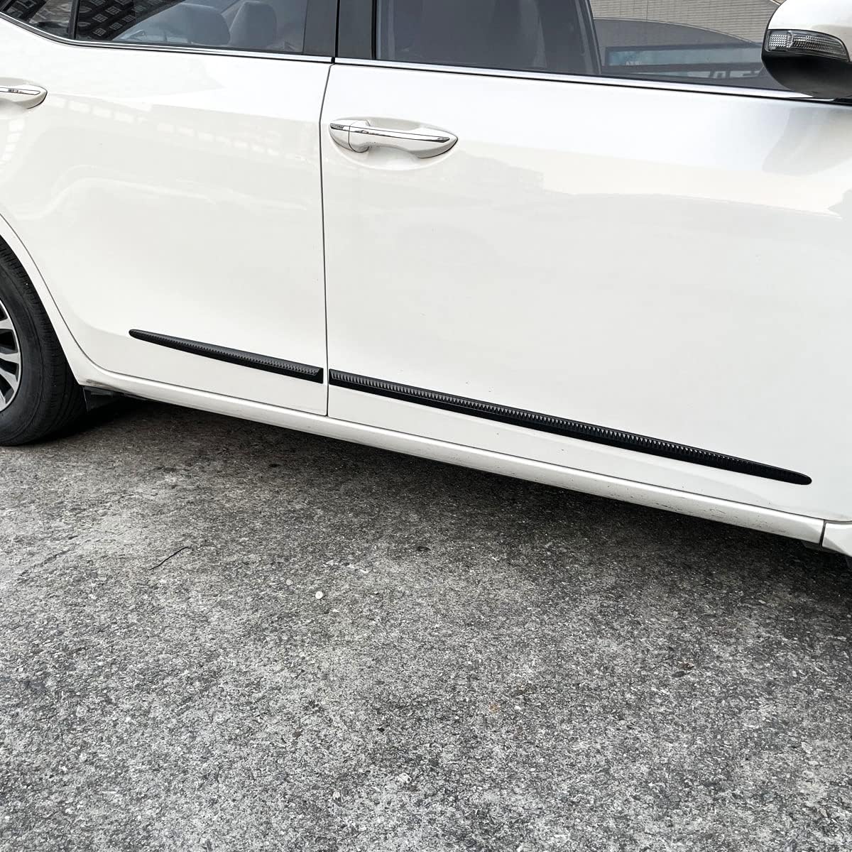 XmuxHai 4PCS Dent Prevent Car Door Protector,Door Molding Trim Kit Strips,Universal Door Protector Automotive Molding Trim,Prevents Dents Scratches,Bright (Black)