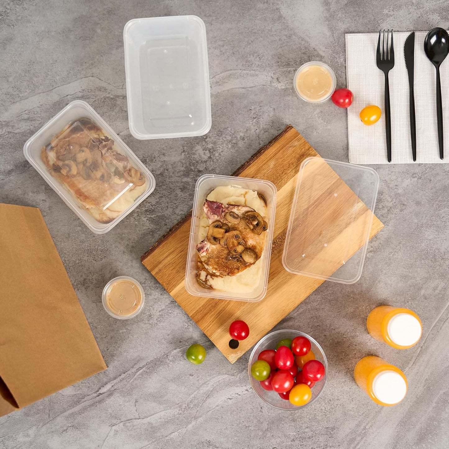 Restaurantware Plastic Containers 50 Pack of 34 oz with Lid Rectangular Clear Food Storage Containers Microwavable Stackable Lightweight Meal Prep Boxes for Take Out