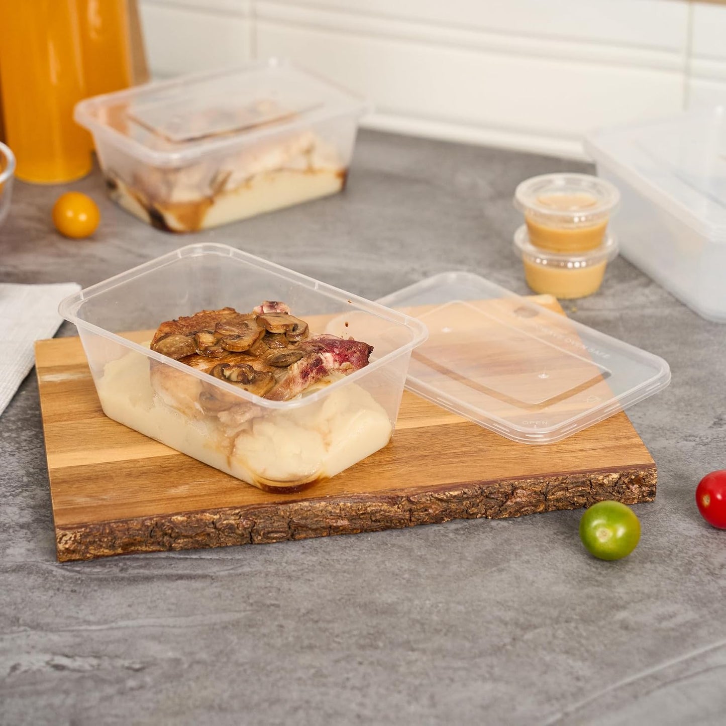 Restaurantware Plastic Containers 50 Pack of 34 oz with Lid Rectangular Clear Food Storage Containers Microwavable Stackable Lightweight Meal Prep Boxes for Take Out